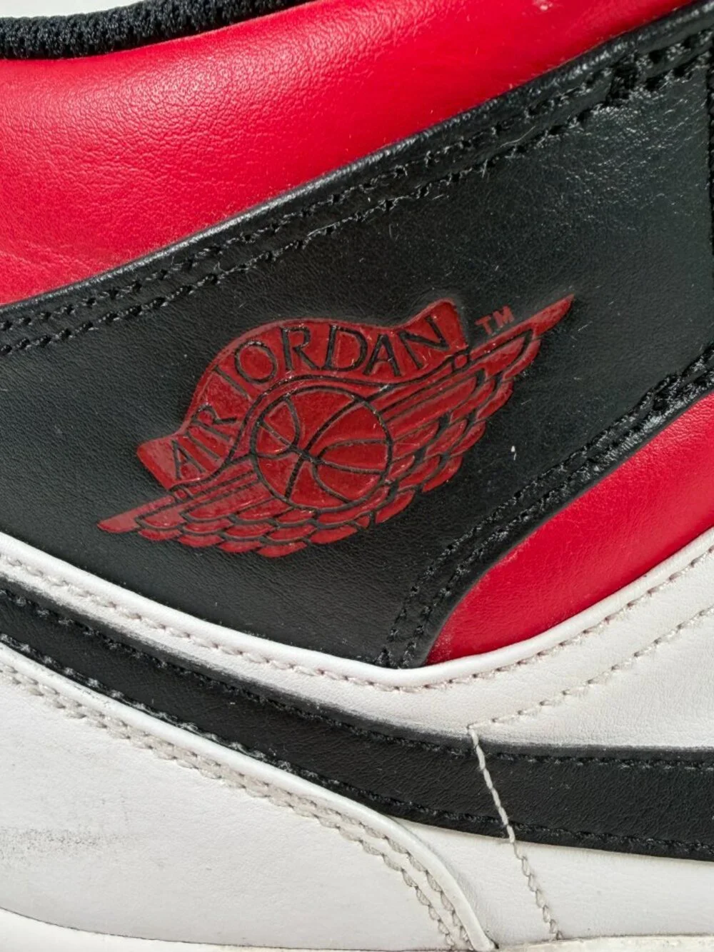 Nike Air Jordan Mid 1 Sneakers Men Size 13 Gym Bred Toe DQ8426-106 Lace Up EUC - Picture 5 of 11
